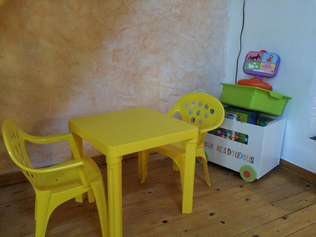 Ferienwohnung Duplex Avec Terrasse Tropezienne Pézenas Exterior foto
