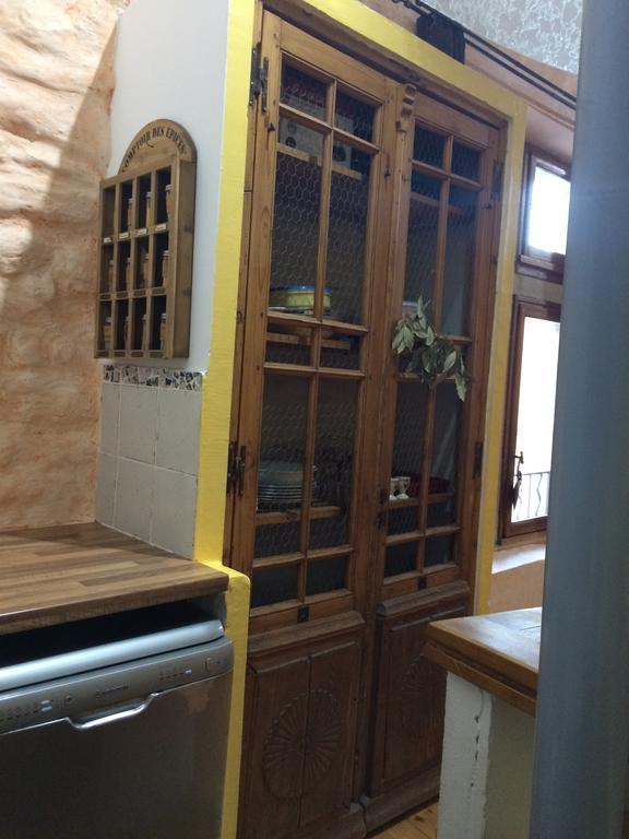 Ferienwohnung Duplex Avec Terrasse Tropezienne Pézenas Exterior foto